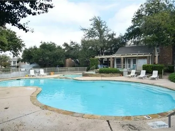 3550 Country Square Dr, Carrollton, TX