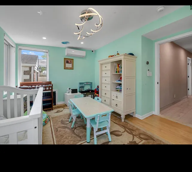 6937 172nd St — Photo 10
