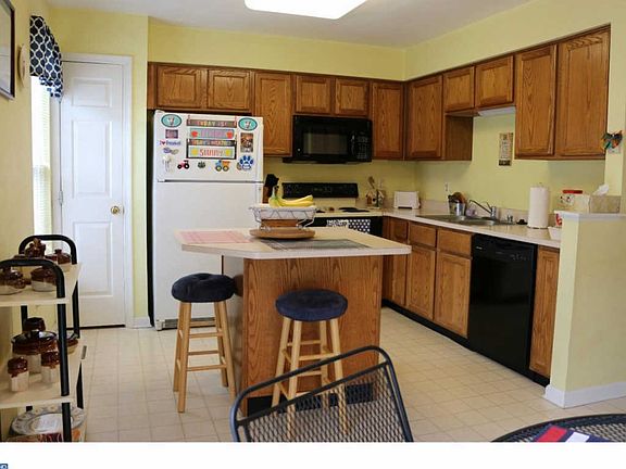 4th image of 25 Wisteria Dr