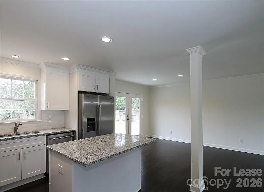 4 bed, 3.0 bath, 1781 sqft, $3,800 — Photo 4