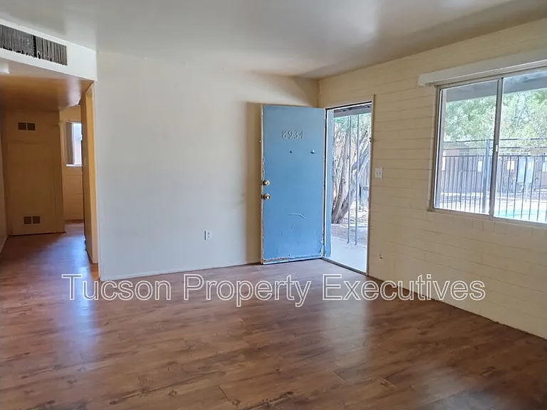 8934 S Nogales Hwy — Photo 8