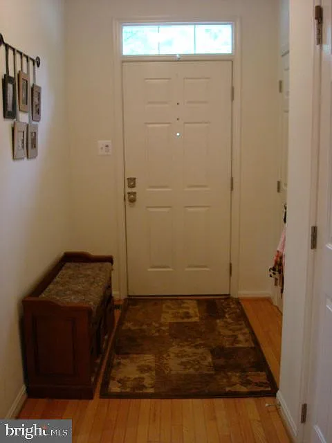 3 bed, 3.5 bath, 2190 sqft, $3,250 — Photo 3