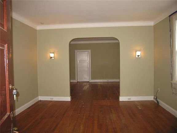 2nd image of 2206 Octavia St
