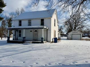 212 N National St, Medaryville, IN 47957