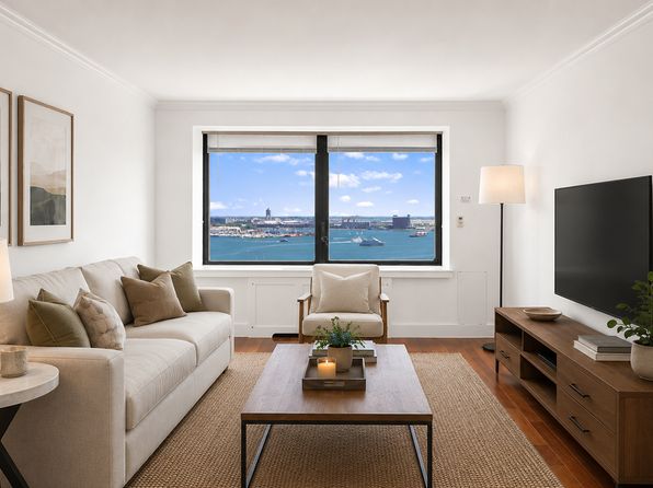 65 E India Row APT 19D