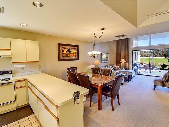 3rd image of 35 Aspen Dr