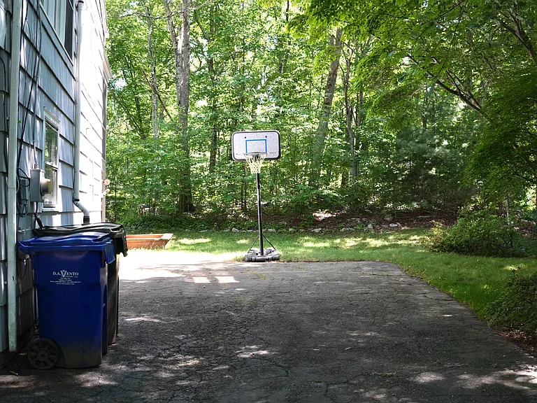 73 Moriarity Dr — Photo 19