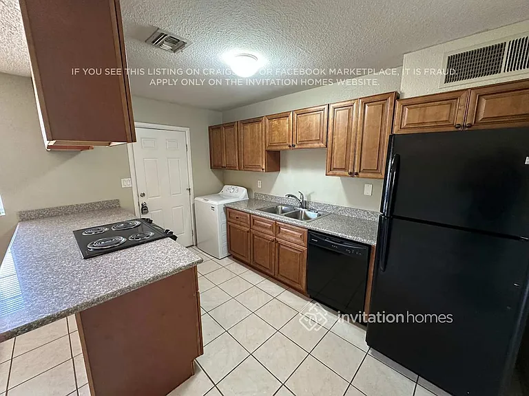 3808 W Glendale Ave — Photo 6