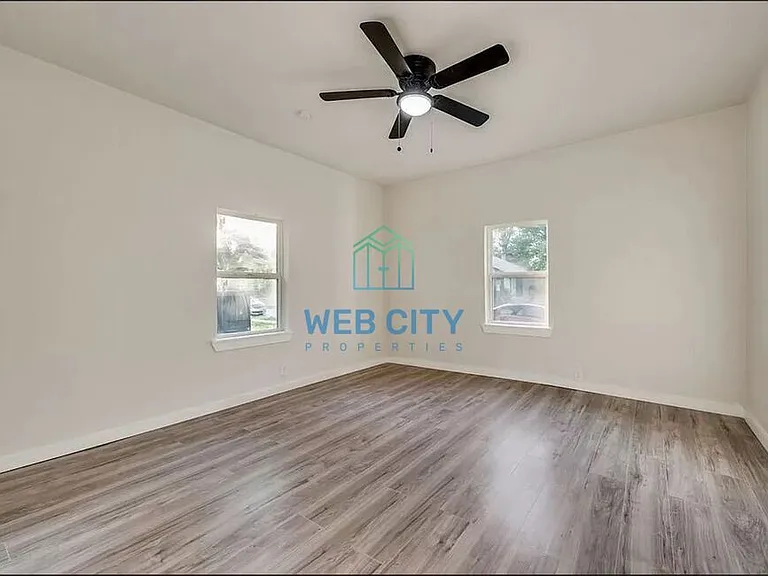 2826 Casey St — Photo 8