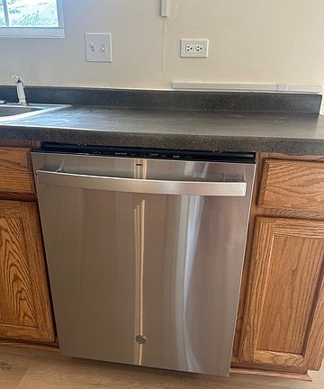 4th image of 228 S Alder Creek Dr