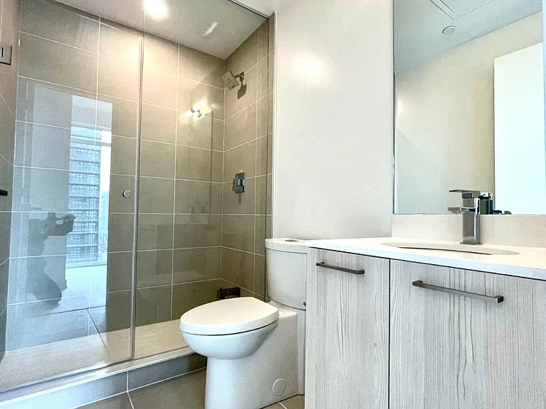 65 Mutual St #1502 — Photo 9