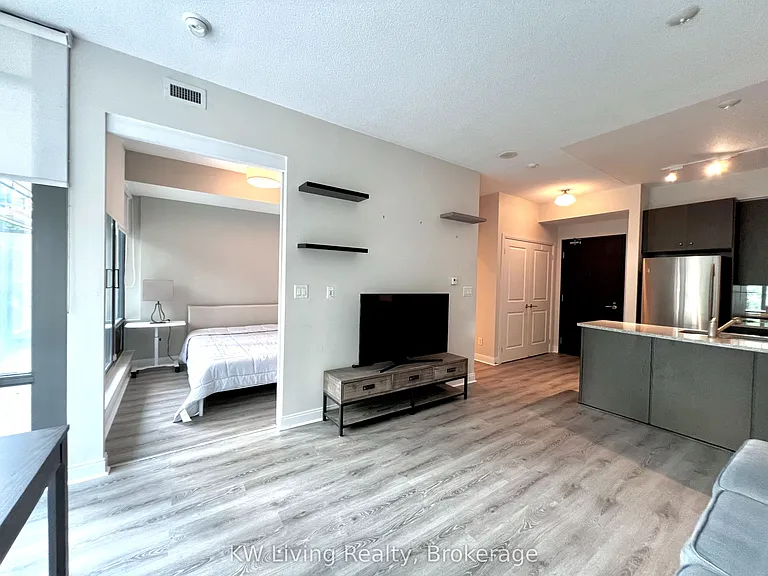 21 Scollard St #203 — Photo 10