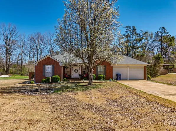 139 Hemlock Rd, Batesville, MS 38606