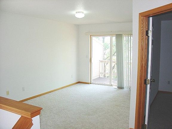 5th image of 626 S 38th St W Unit 17