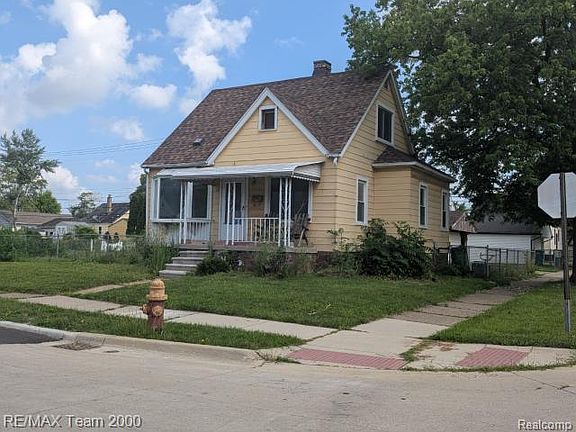 3rd image of 808 White Ave