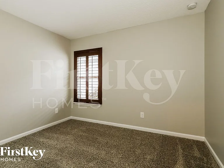 5668 Village Pond Cir — Photo 10