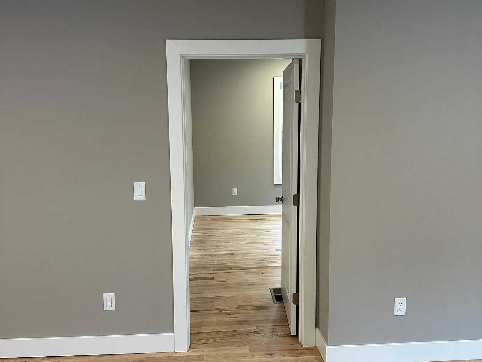 2 bed, 967 sqft, $1,900 — Photo 3