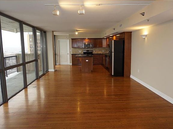 3rd image of 600 Admiral Blvd APT 1502