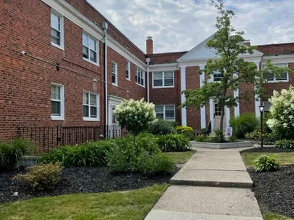 Cozy and Spacious 1 & 2-Bedroom Haven in a Serene Suburban Neighborhood