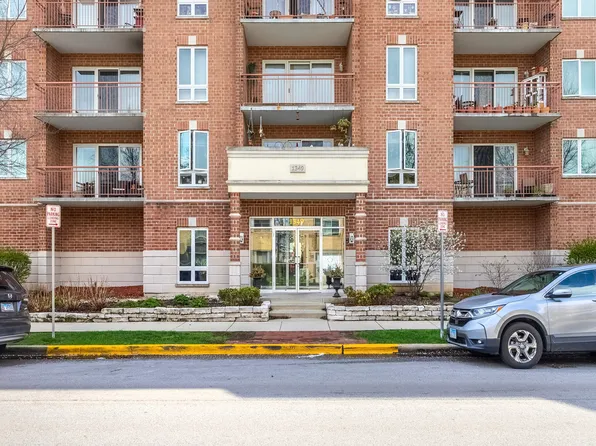 1349 E Washington St Unit 310, Des Plaines, IL 60016