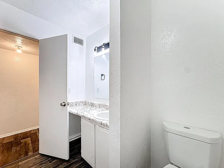 3944 Crayrich Cir #3944 — Photo 22