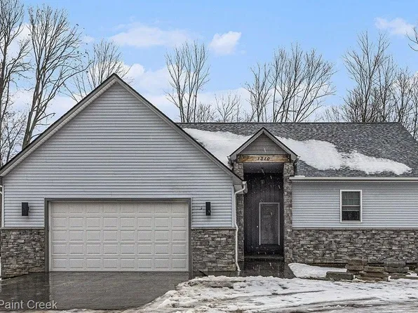 1310 Trio Hill Rd, Leonard, MI 48367