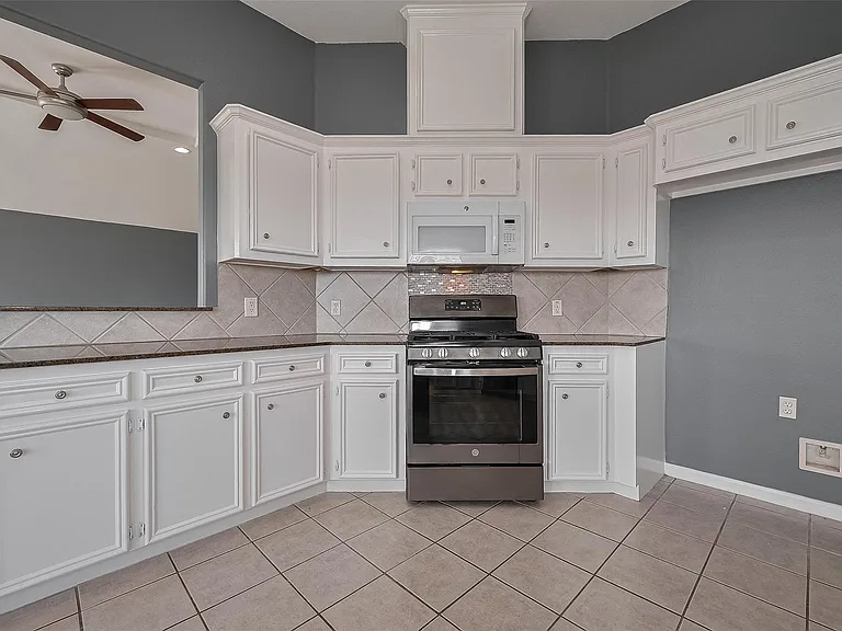 9631 Highland Pointe Dr — Photo 17