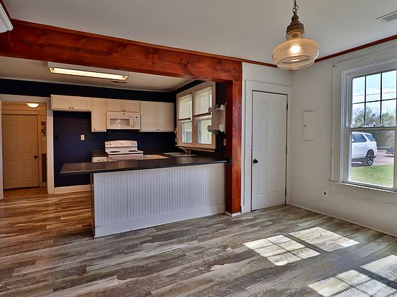 4th image of 143 Lake Dr