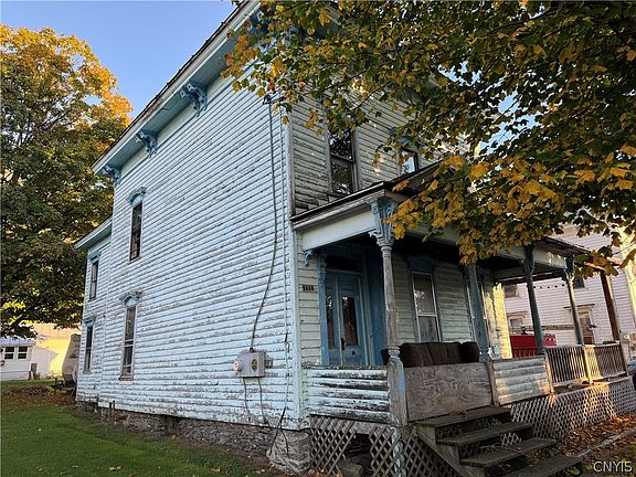 4th image of 9604 Maple Ave