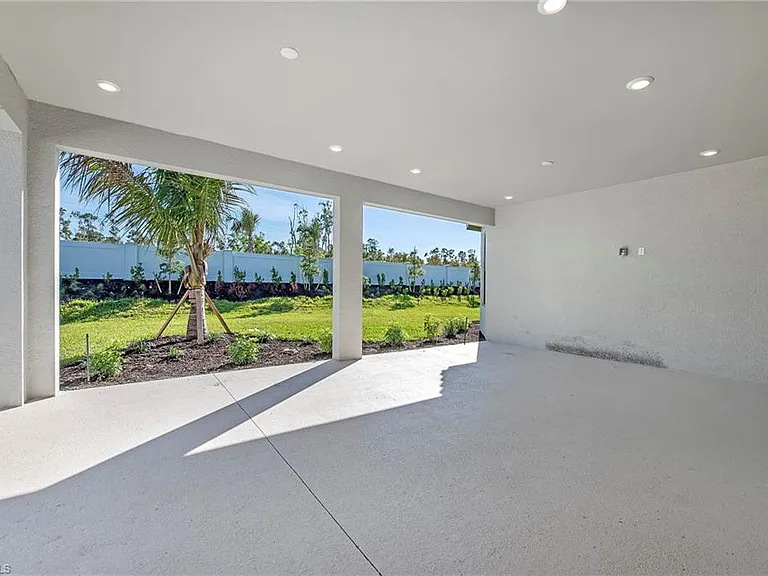 17471 Caravita Ln — Photo 22