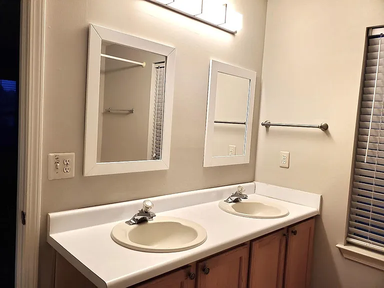 1294 Sydney Pond Cir — Photo 10