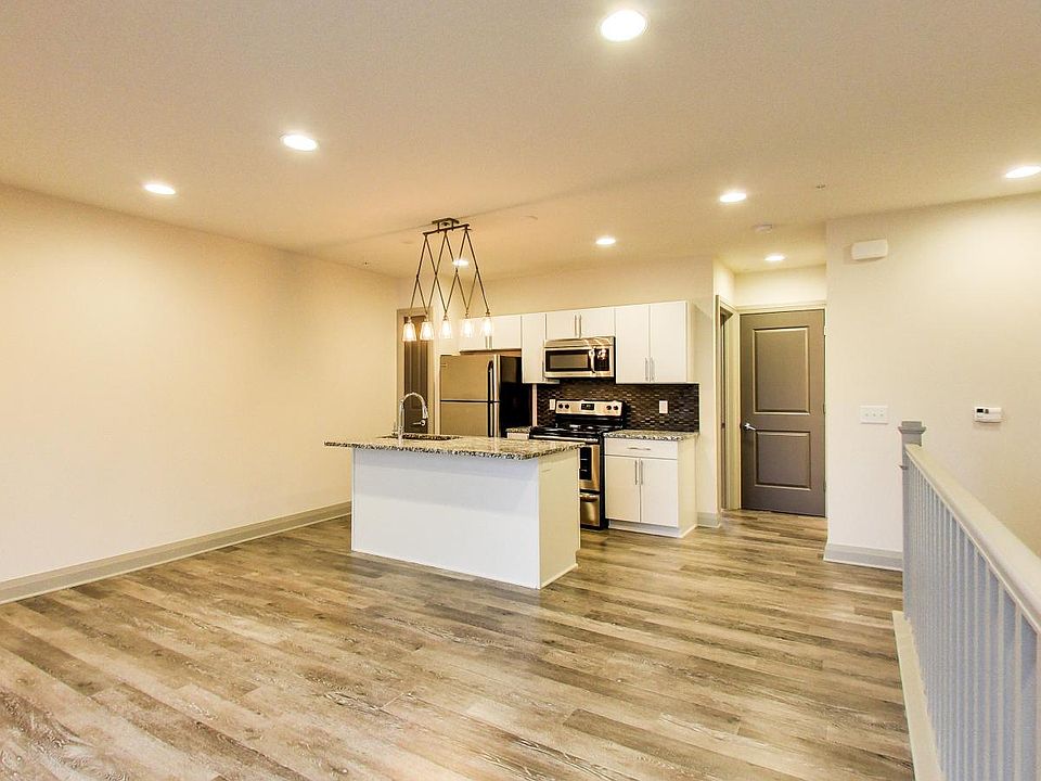 1st image of 40 W 3rd Ave APT 203