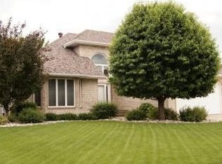 808 Harwood Dr S, Fargo, ND 58104