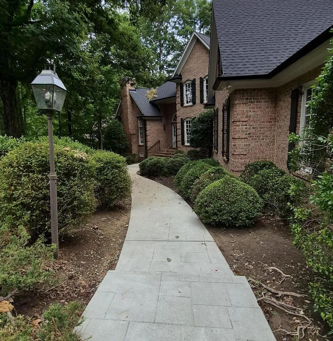 5 bed, 4.5 bath, 4447 sqft, $4,950 — Photo 2