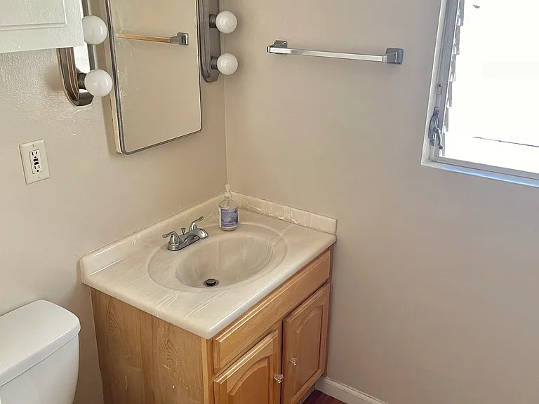 3146 Rowena Ave #6 — Photo 12