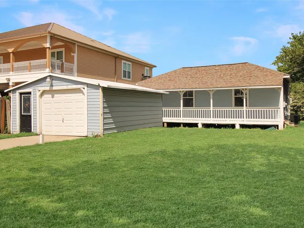 1133 9th St, San Leon, TX 77539