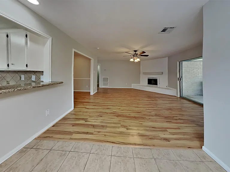 1920 Crooked Creek Ln — Photo 7