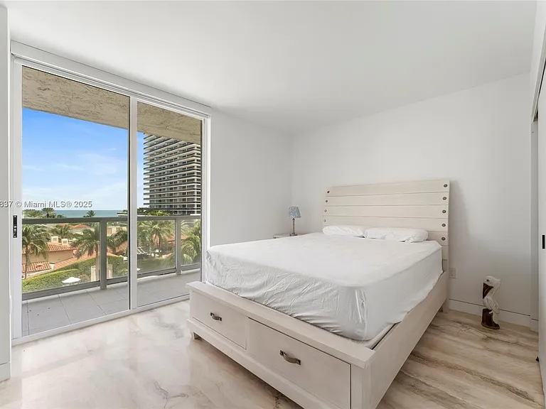 5900 Collins Ave #604 — Photo 26