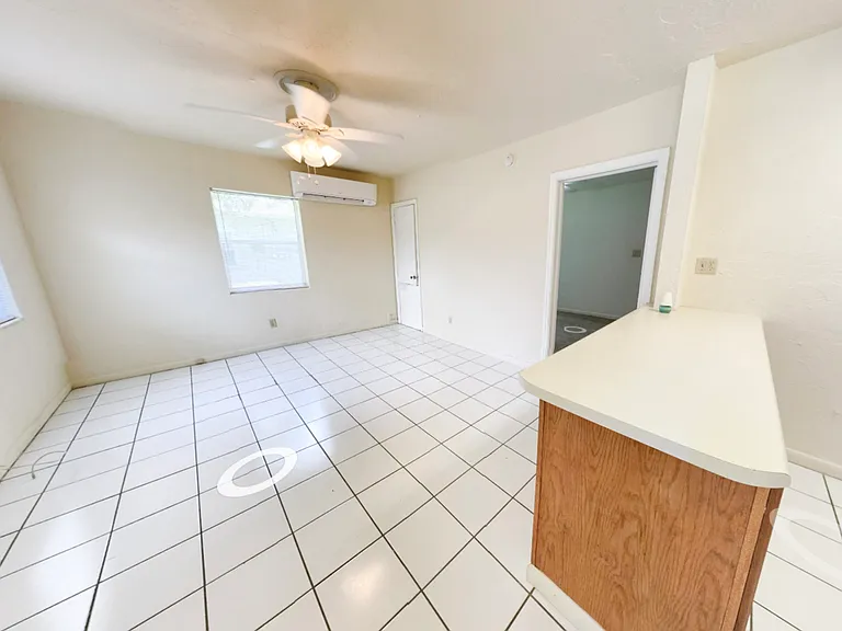 867 Campus Cir #1 — Photo 4