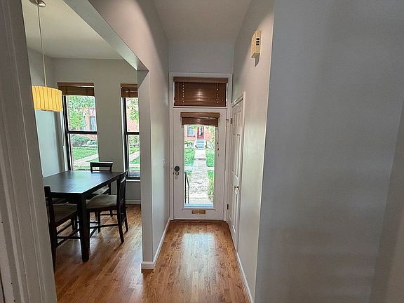 2nd image of 16 Manhattan Mews