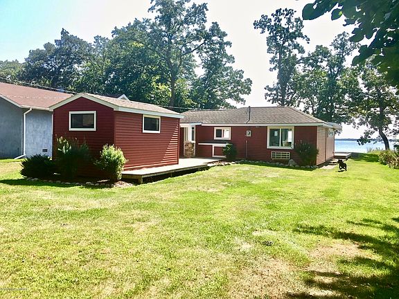 4th image of 36198 Augustana Dr