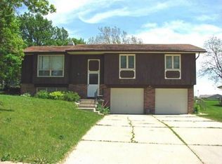 905 Pine Heights Rd, Wayne, NE 68787