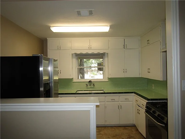 3715 Hollywood Ave — Photo 16