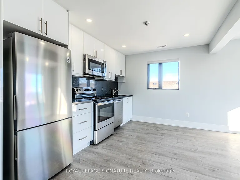 66 John St W #302 — Photo 2