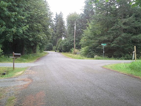 2nd image of 15811 Jade St SE