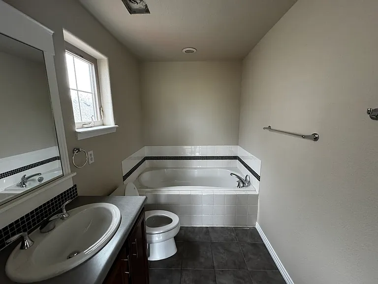 3394 Wabash St — Photo 7
