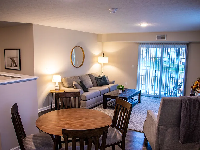 Latham Apartments — Photo 121