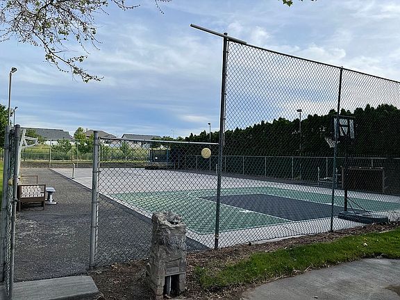 Backyard: Tennis Court