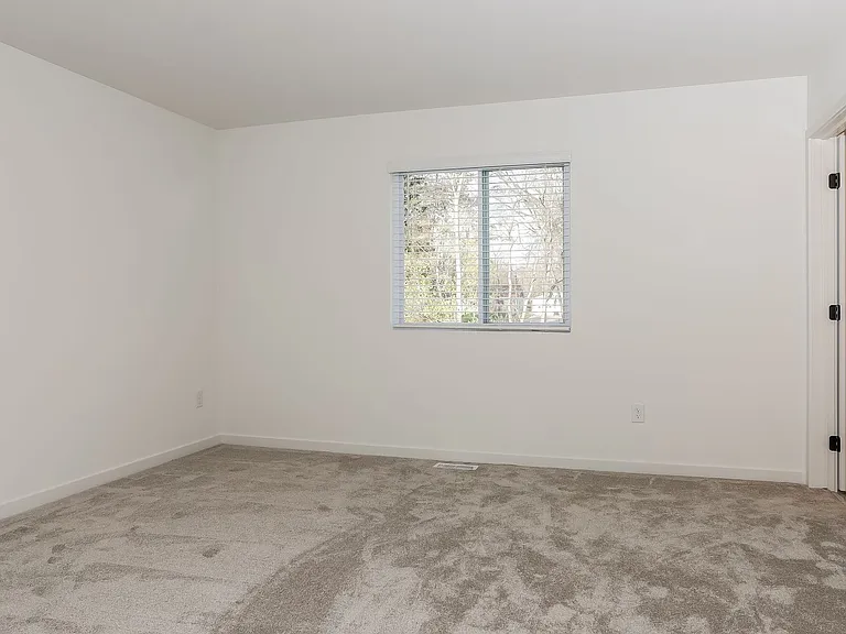 8130 Crestbrook Ct — Photo 21