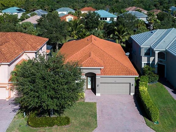 3rd image of 9099 Estero River Cir